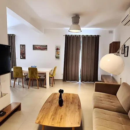 Apartment Cozy Inside.city & Beach Outside *
