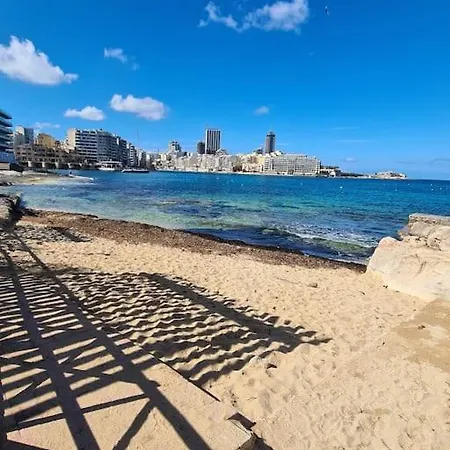 Cozy Inside.city & Beach Outside * Sliema